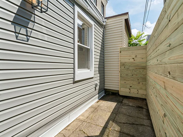 1822 N Mascher St — Photo 19