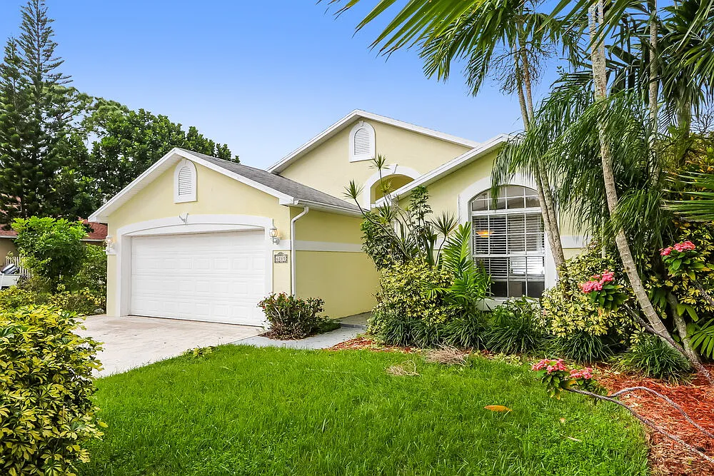 3 bed, 2.0 bath, 1940 sqft, $3,800 — Photo 3