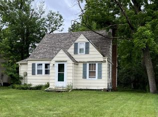 1235 River Rd, Windom, MN 56101