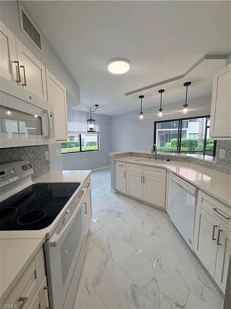 Naples Condo for Rent! — Photo 2