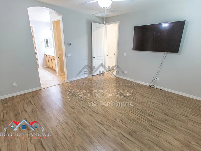 15244 W Moreland St — Photo 24