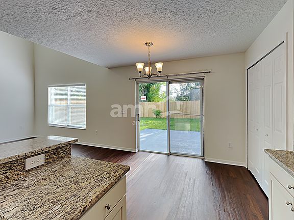 5th image of 1933 Stone Abbey Blvd