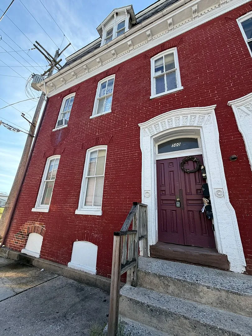 500 W Philadelphia St — Photo 1