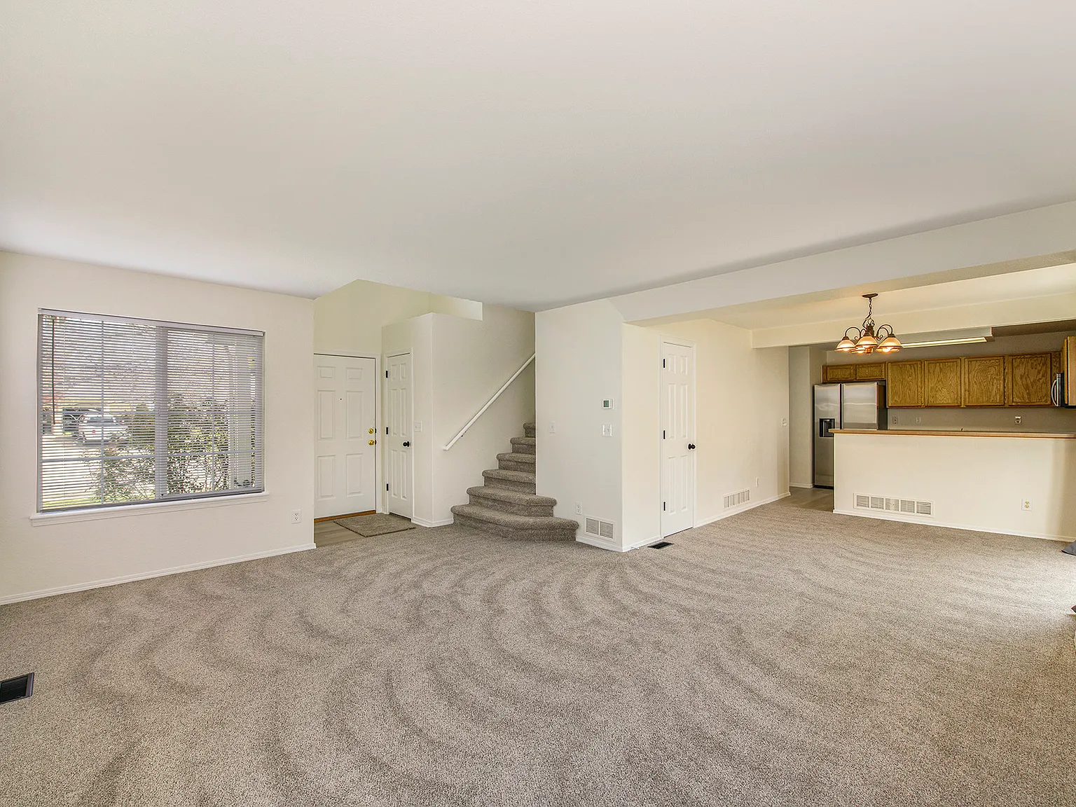 4 bed, 2.5 bath, 2240 sqft, $2,875 — Photo 3