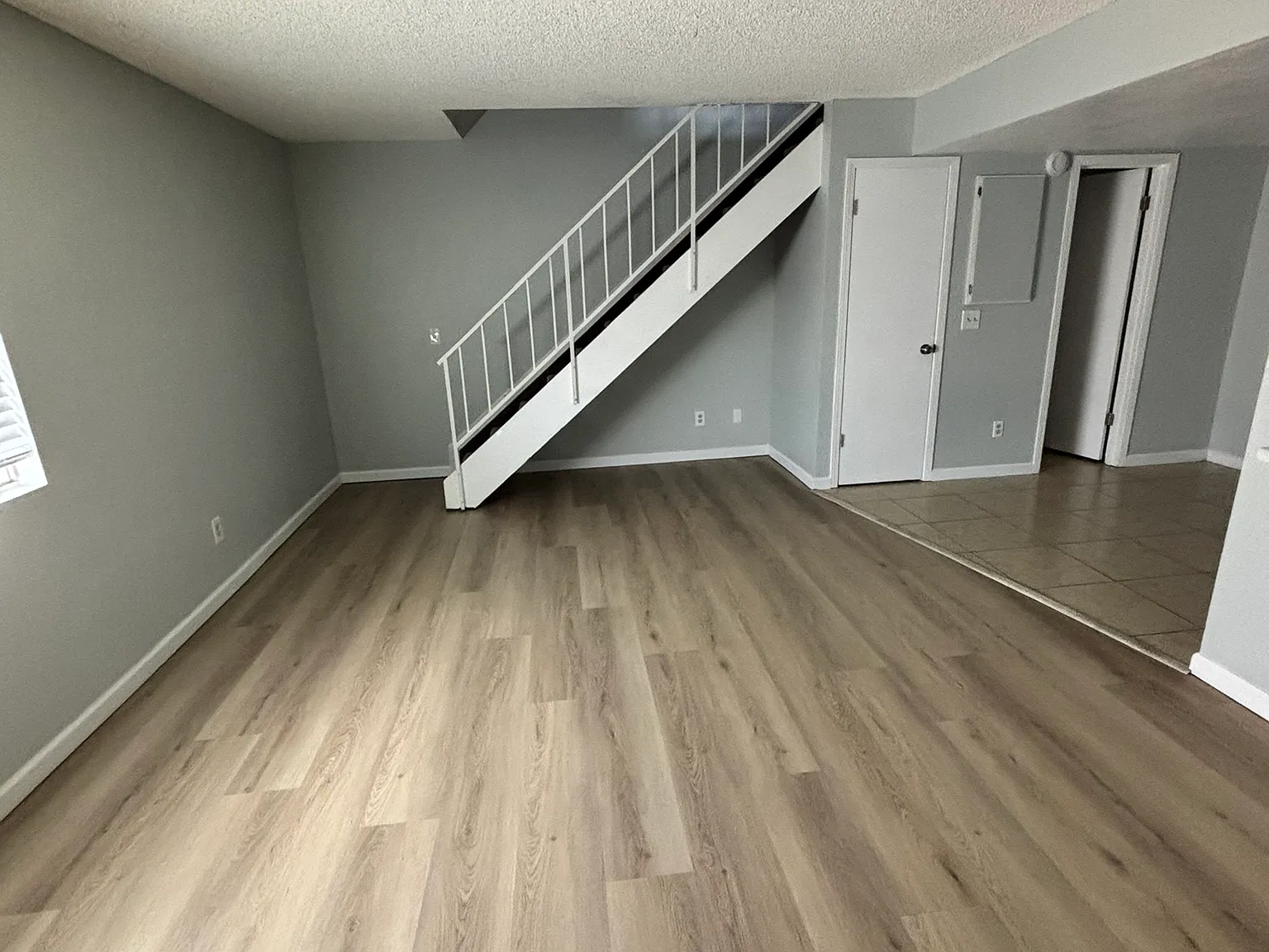 2 bed, 1.5 bath, 980 sqft, $1,200 — Photo 2