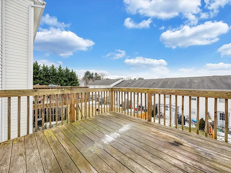 70 Charleston Ln — Photo 24