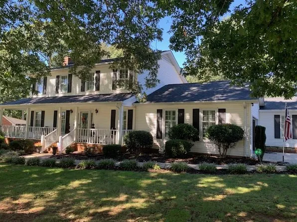 208 Hammett Bridge Rd, Greer, SC 29650
