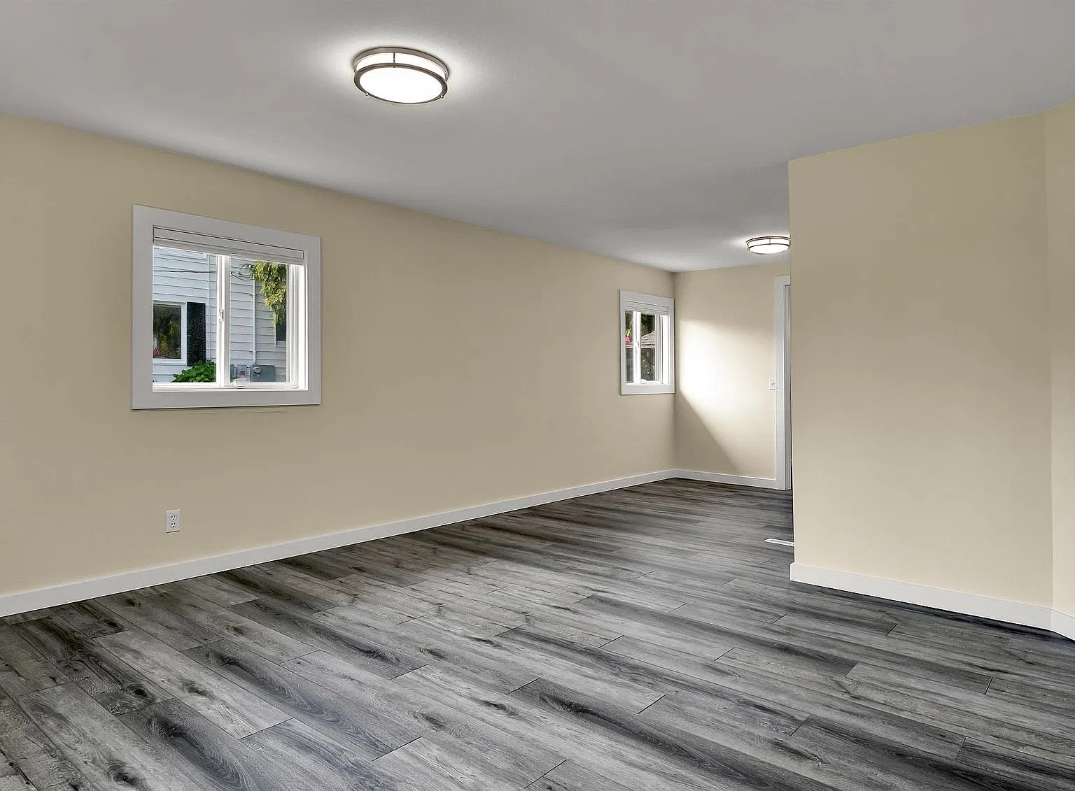 3 bed, 2.5 bath, 2328 sqft, $4,000 — Photo 4