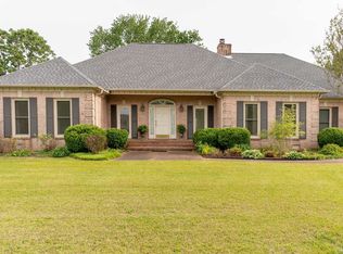 12 Concord Dr, Jackson, TN 38305