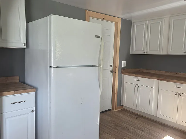 83 Commercial St — Photo 4