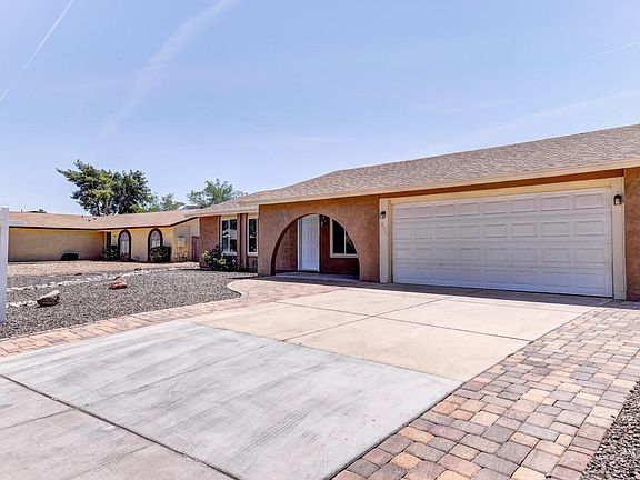 102-FrontExterior_Right