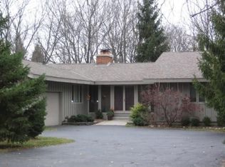 2575 Maple Hill Ln, Brookfield, WI 53045