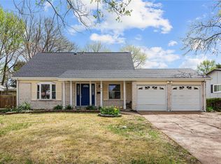 40 Pueblo Dr, Florissant, MO 63033