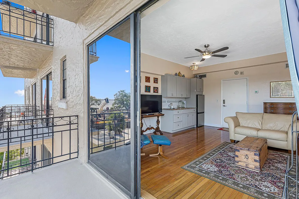 Building Photo - 2109 Bayshore Blvd #306