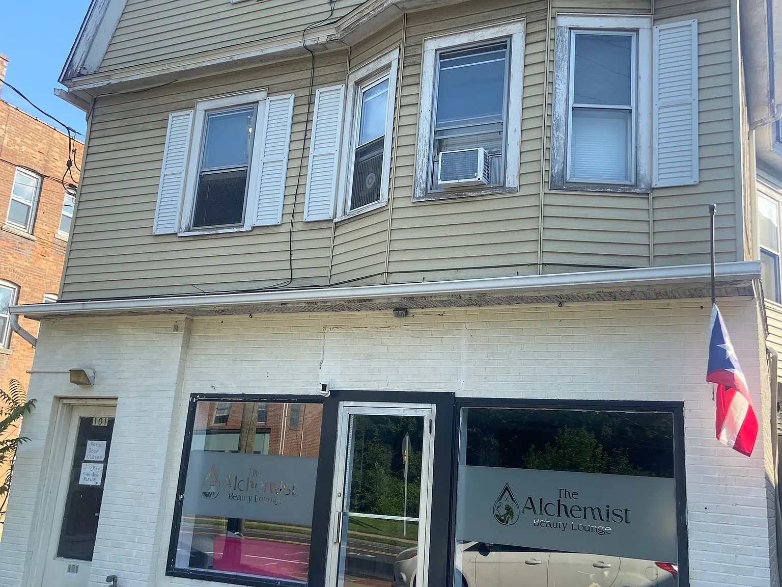 2 bed, 1.0 bath, 700 sqft, $1,375 — Photo 2
