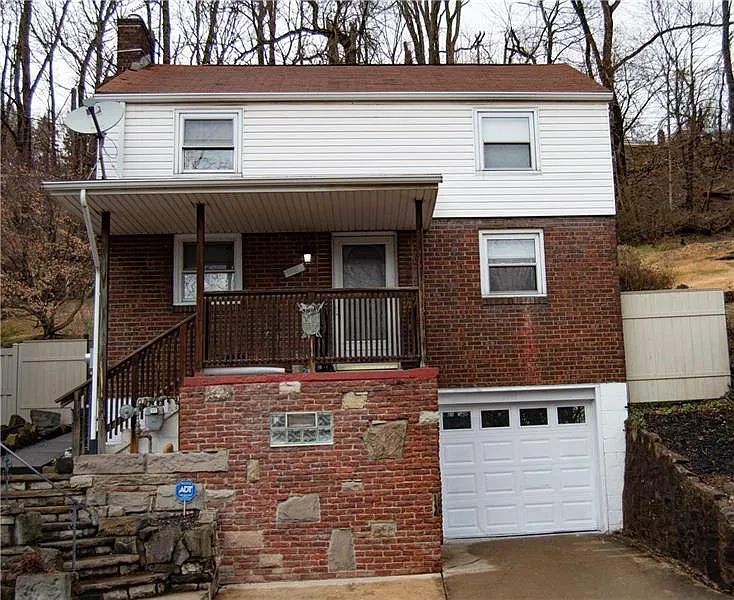 2681 Woodstock Ave photo 1