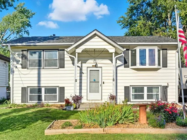 3700 Twin City Dr, Council Bluffs, IA 51501