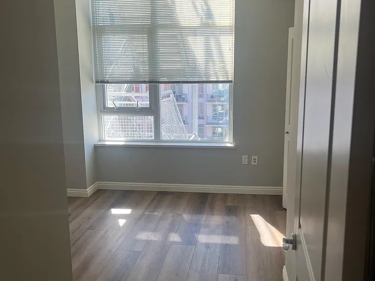 825 W Beech St W #401 — Photo 14