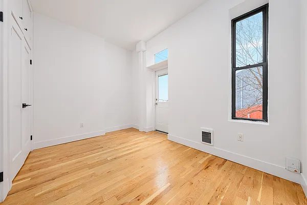 Rented by REAL New York | media 4