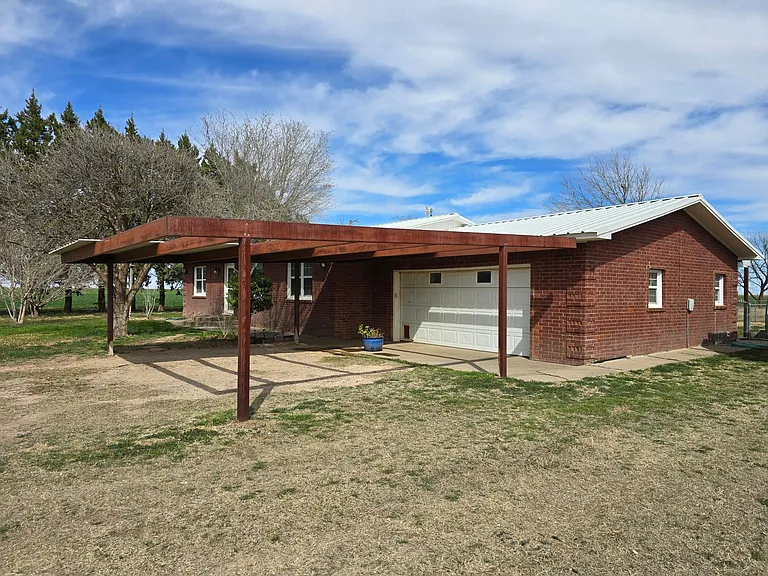 3006 N County Road 3500 — Photo 3
