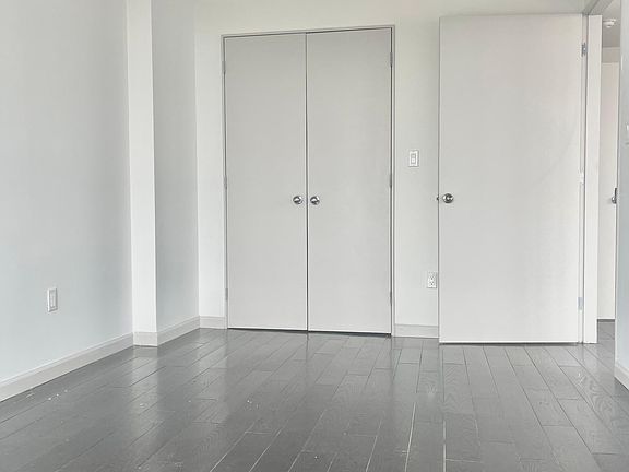 4th image of 14438 35th Ave APT 7B