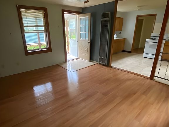 3rd image of 17 Box St #2