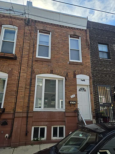 2225 S Chadwick St Photo 1