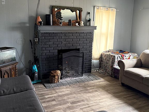 4th image of 7627 Lapeer Rd