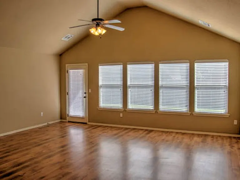 13696 S 87th East Ave — Photo 3