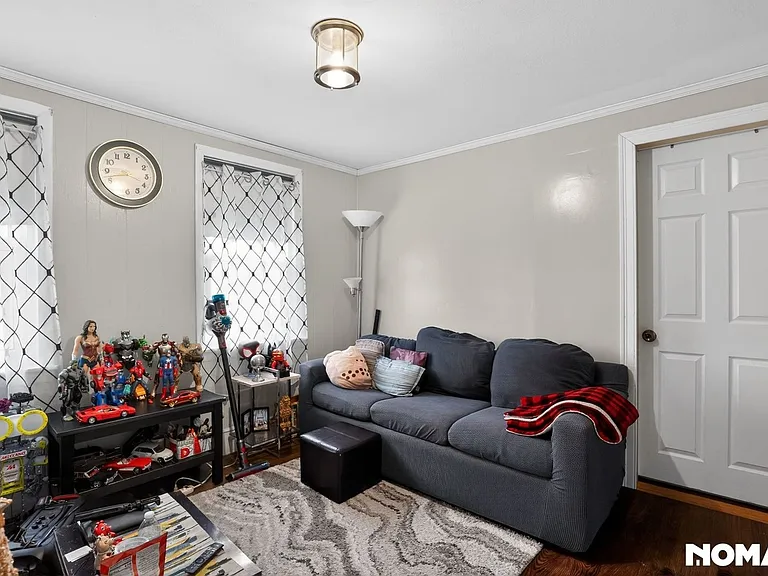 38 Prescott St — Photo 16