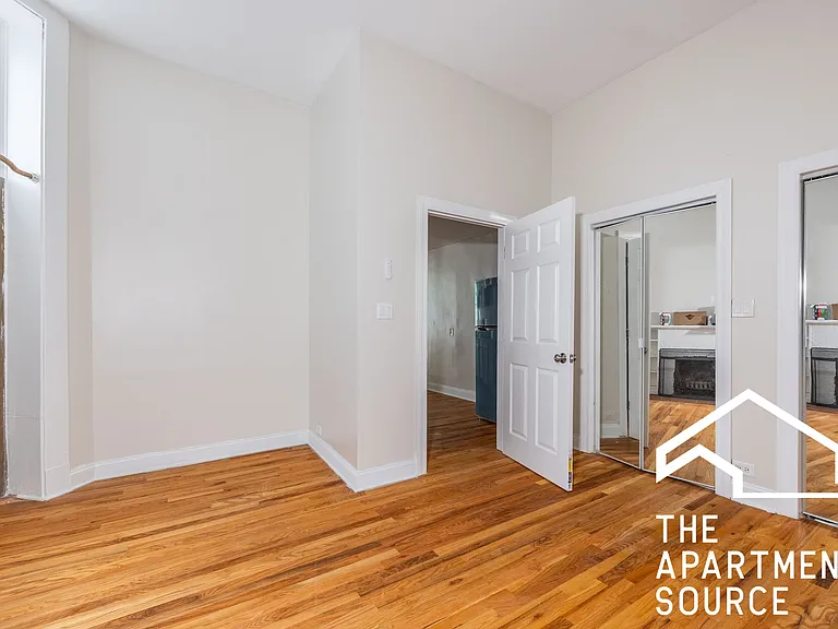 1015 N La Salle Dr #1F — Photo 8