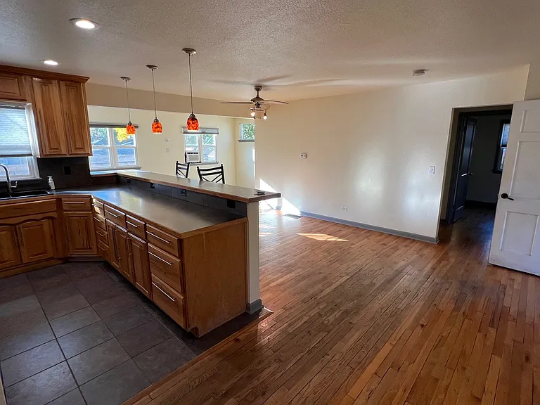 4605 Perry St — Photo 9