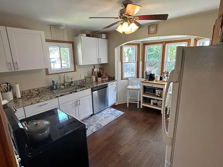 6525 W Wisconsin Ave #UPPER — Photo 2