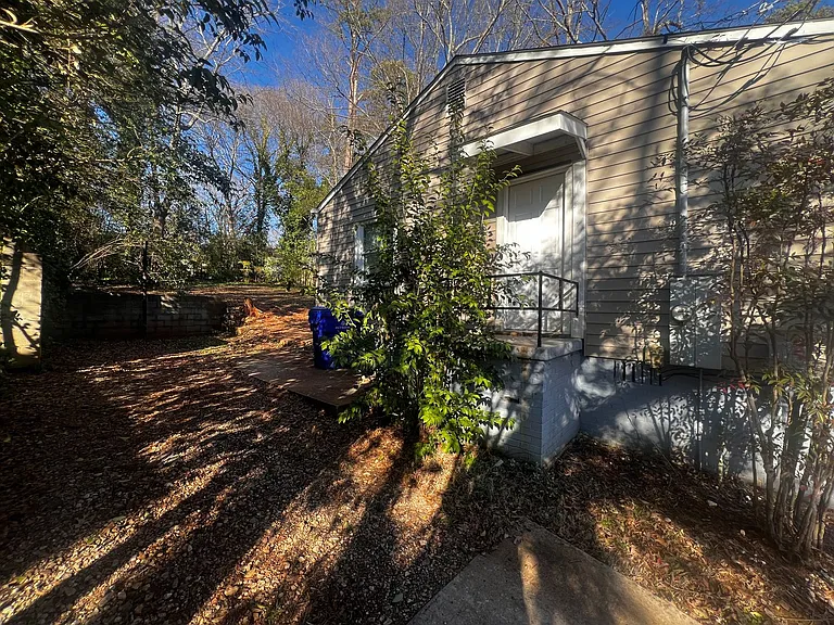 4 Prancer Ave — Photo 7