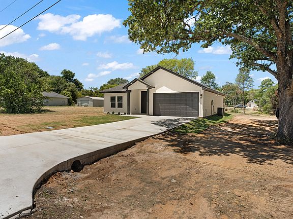 4th image of 104 Clear Fork St