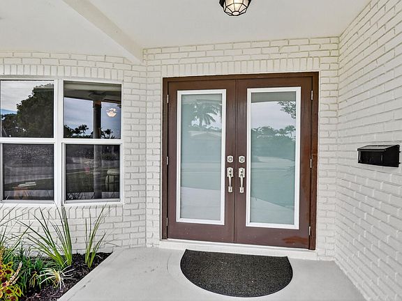 5th image of 1311 SW 14th Avenue