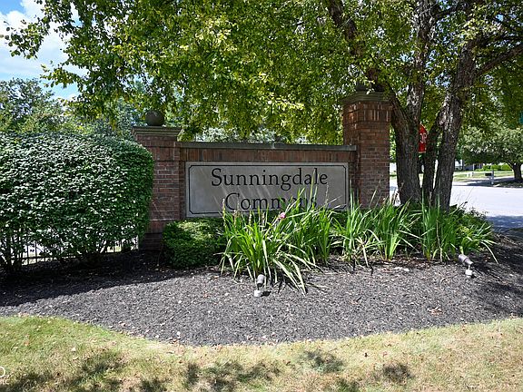 2nd image of 2648 Cressmoor Cir