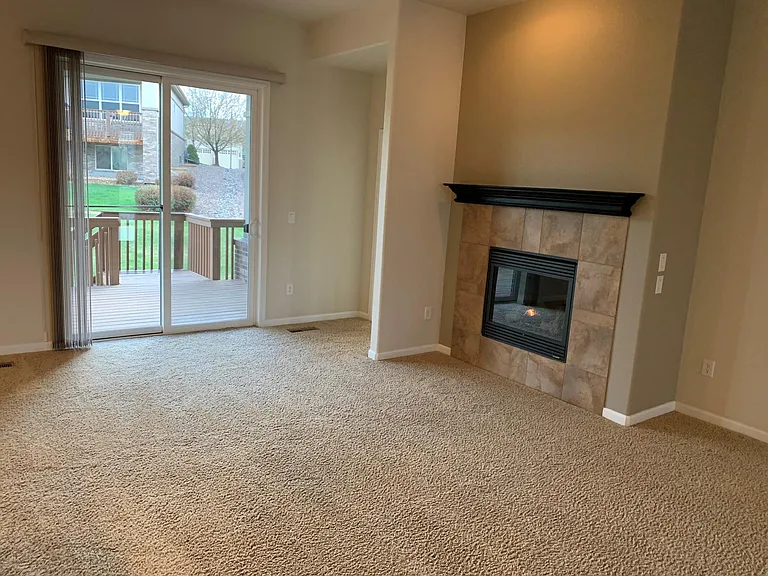 Living Room w/Gas Fireplace