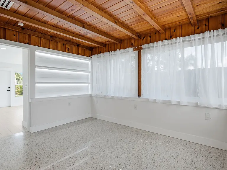 2488 Del Rio Way — Photo 14