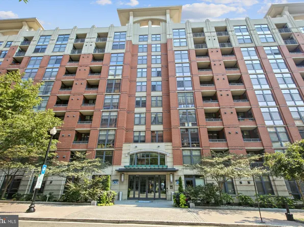 1021 N Garfield St APT 1046, Arlington, VA 22201