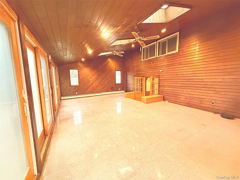8 College Dr — Photo 17