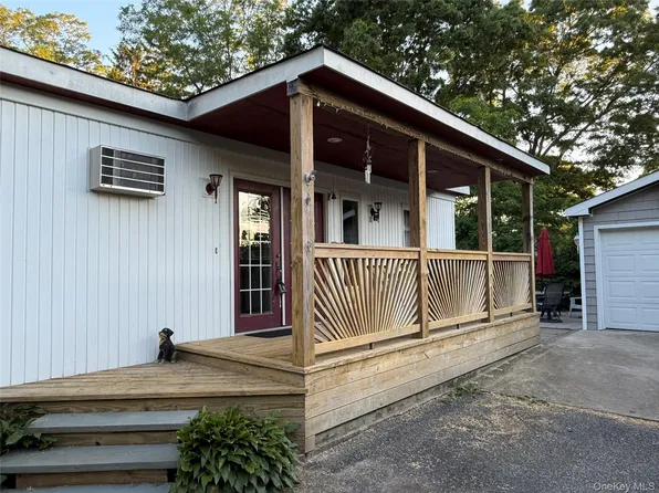 18 Periwinkle, Bohemia, NY 11716