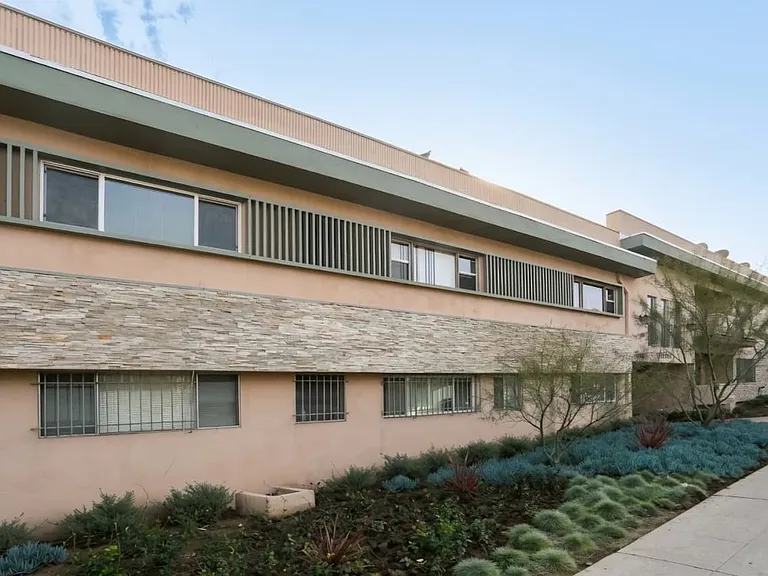 4050 Stevely Ave — Photo 6