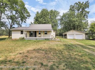 1189 E Maple Rapids Rd, Saint Johns, MI 48879
