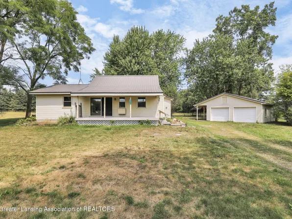 1189 E Maple Rapids Rd, Saint Johns, MI 48879
