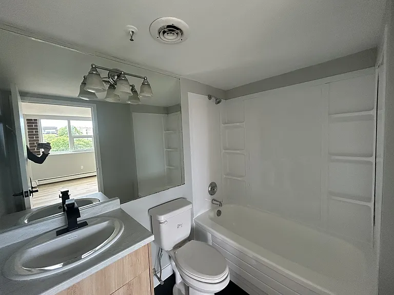 1157 Tower Rd — Photo 43