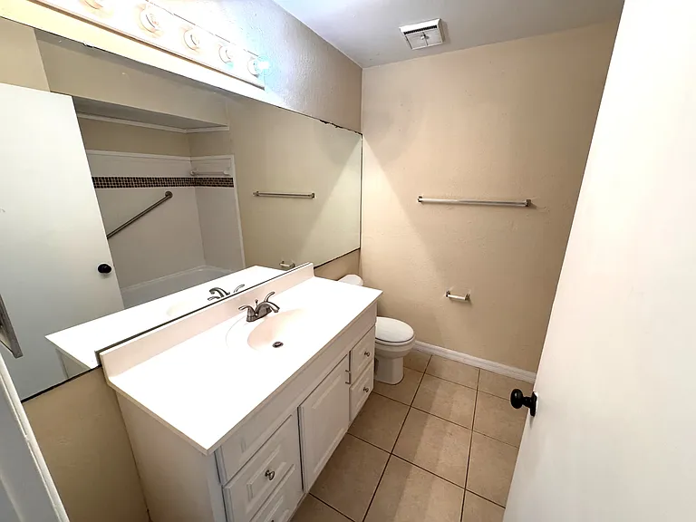 1916 Lake Atriums Cir #40 — Photo 8