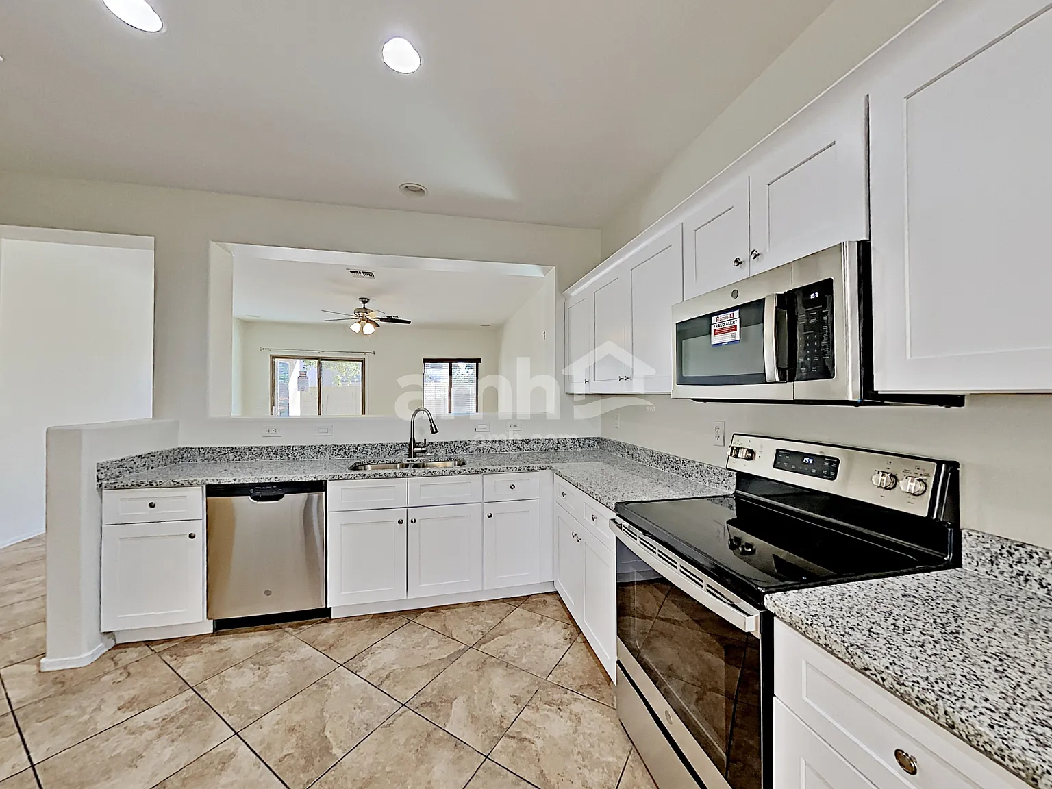 3 bed, 2.0 bath, 1480 sqft, $1,945 — Photo 3