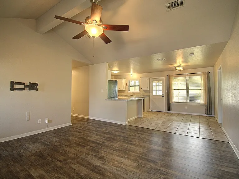 117 Dover Dr — Photo 3