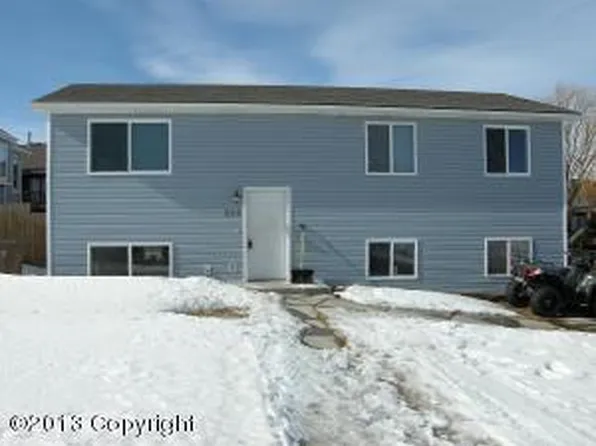 326 Oregon Ave, Gillette, WY 82718